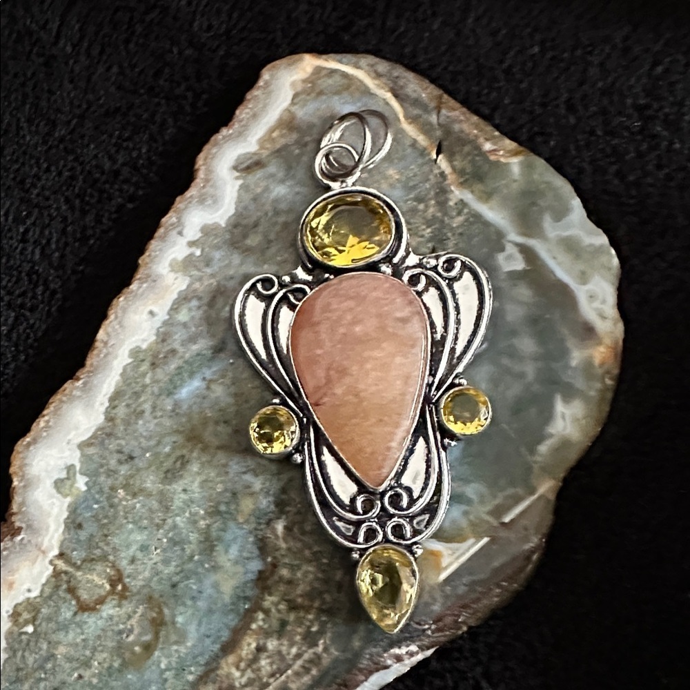Artisan Silver AVENTURINE Pendant with Peach and yellow Stones #041